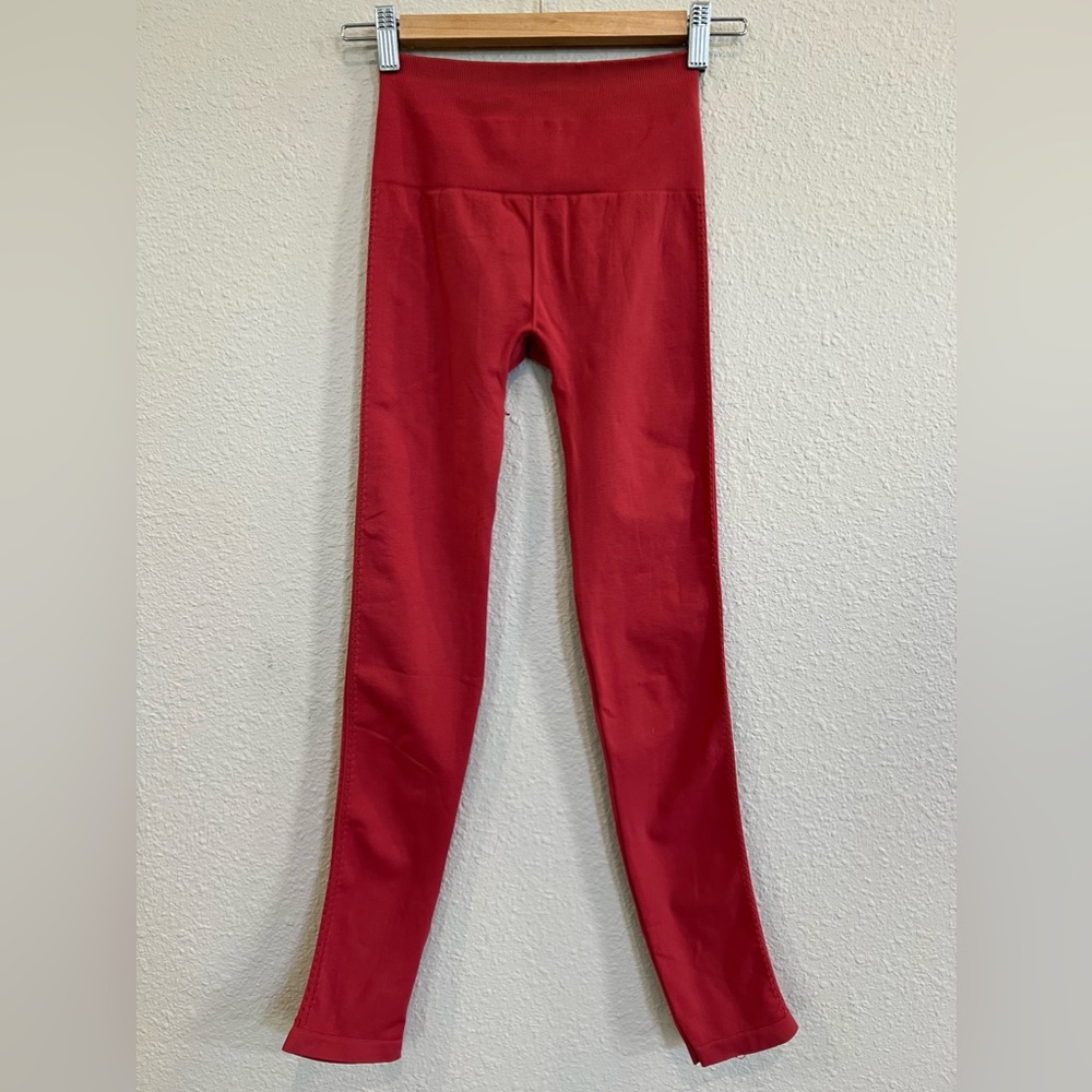 #950 Free People Good Karma Coral Leggings Small